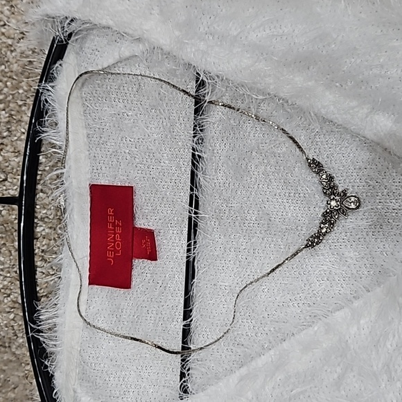 Elegant Choker Pendant - Picture 3 of 5